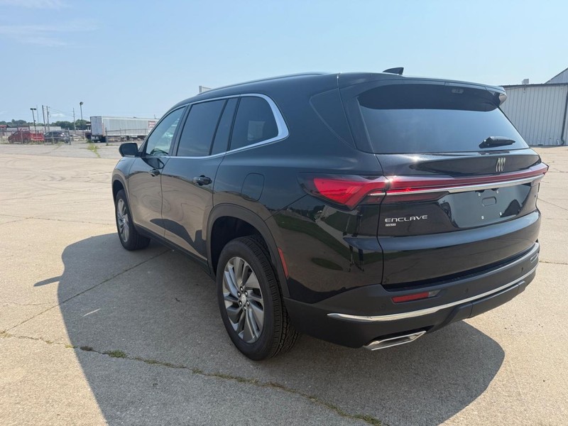 Buick Enclave Vehicle Full-screen Gallery Image 7