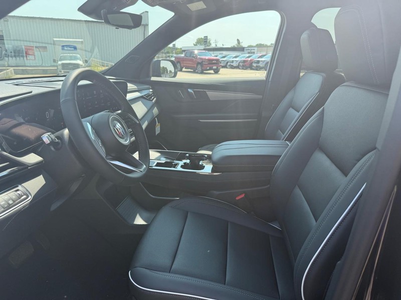 Buick Enclave Vehicle Full-screen Gallery Image 17