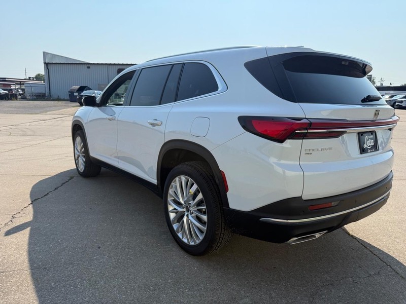 Buick Enclave Vehicle Full-screen Gallery Image 5