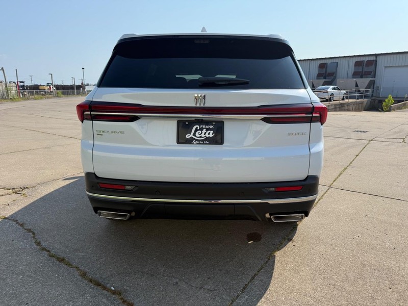 Buick Enclave Vehicle Full-screen Gallery Image 6