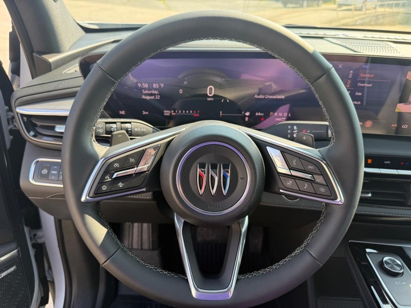 Buick Enclave Vehicle Full-screen Gallery Image 22
