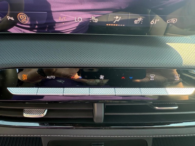Buick Enclave Vehicle Full-screen Gallery Image 25
