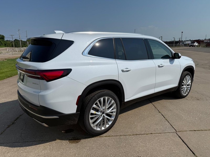 Buick Enclave Vehicle Full-screen Gallery Image 26
