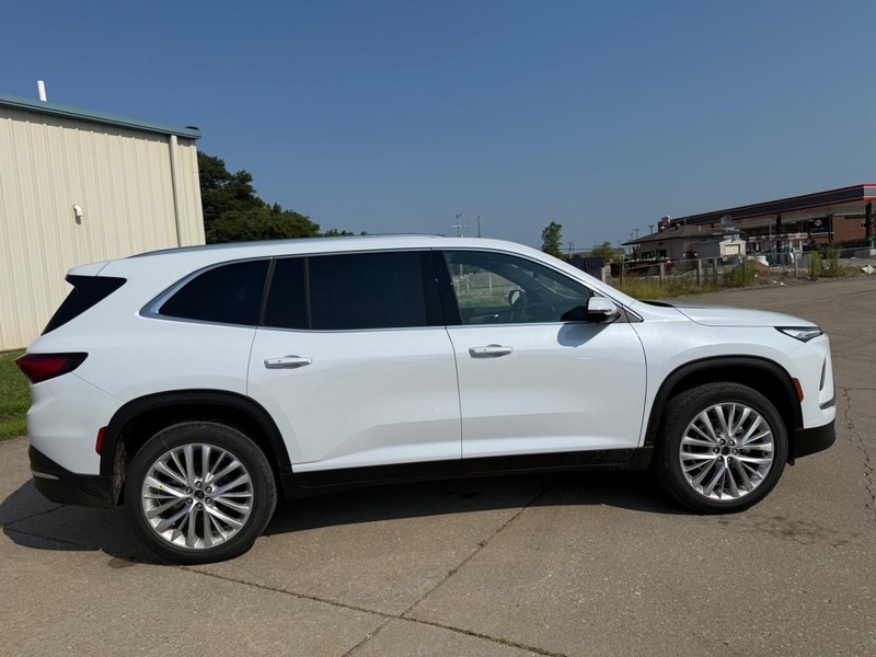 Buick Enclave Vehicle Full-screen Gallery Image 27