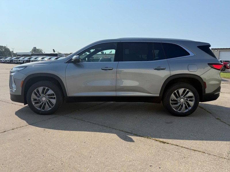 Buick Enclave Vehicle Full-screen Gallery Image 4