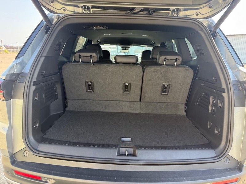 Buick Enclave Vehicle Full-screen Gallery Image 8