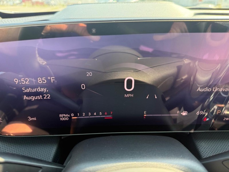 Buick Enclave Vehicle Full-screen Gallery Image 23