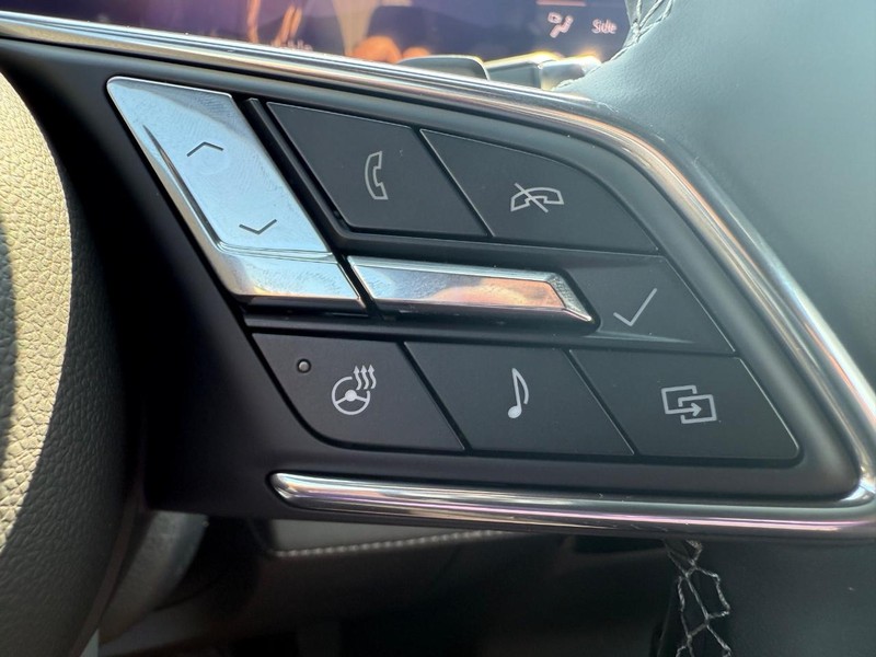 Buick Enclave Vehicle Full-screen Gallery Image 25