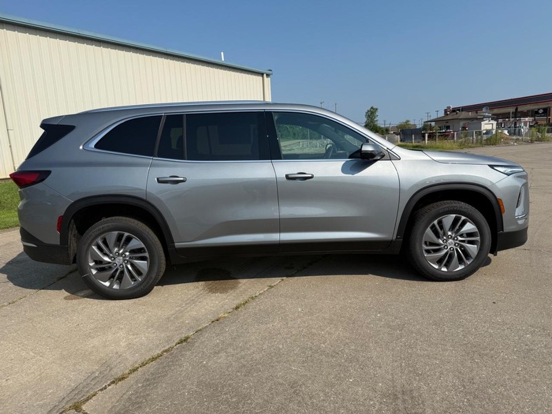 Buick Enclave Vehicle Full-screen Gallery Image 28