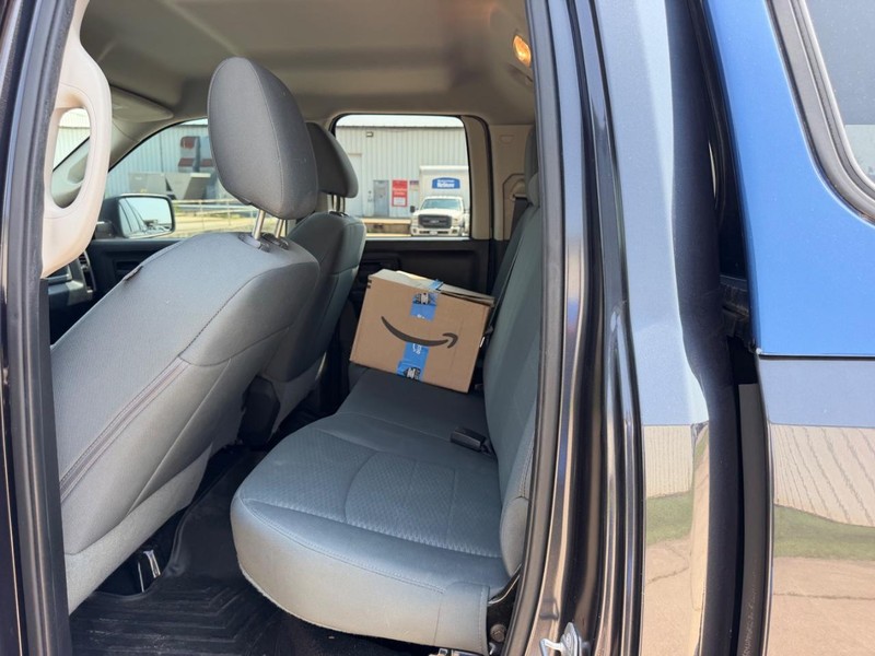 Ram 1500 Vehicle Full-screen Gallery Image 7