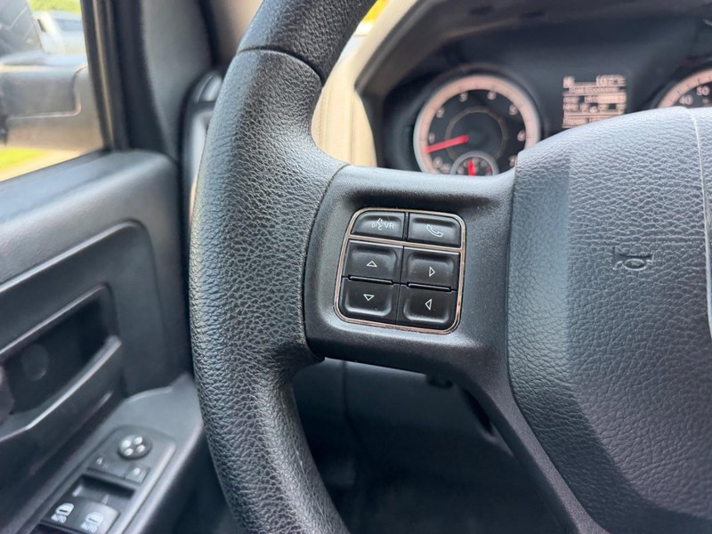 Ram 1500 Vehicle Full-screen Gallery Image 10