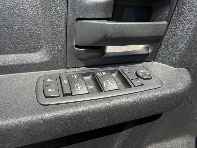 Ram 1500 Vehicle Full-screen Gallery Image 16