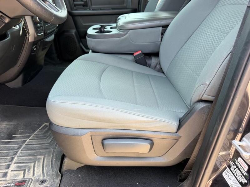 Ram 1500 Vehicle Full-screen Gallery Image 17