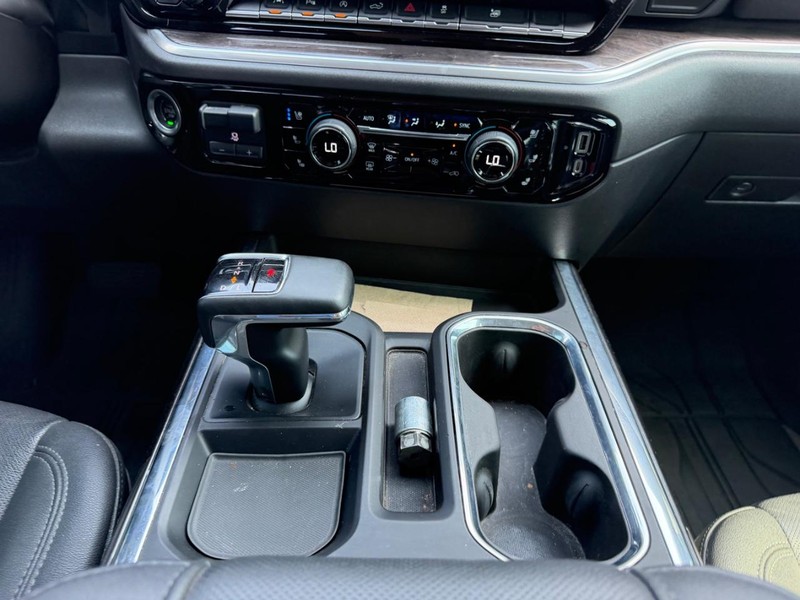 Chevrolet Silverado 1500 Vehicle Full-screen Gallery Image 14