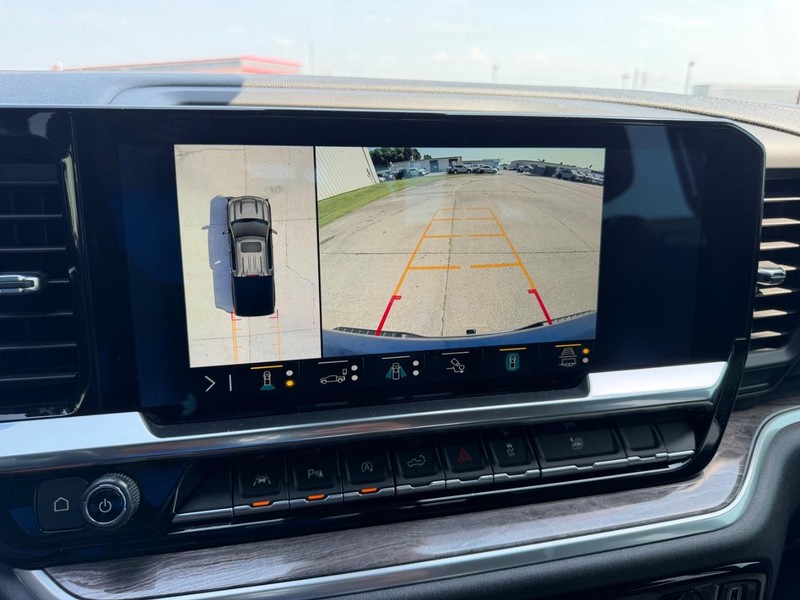 Chevrolet Silverado 1500 Vehicle Full-screen Gallery Image 20