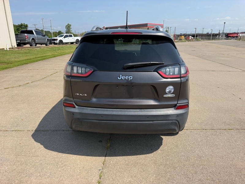 Jeep Cherokee Vehicle Full-screen Gallery Image 4