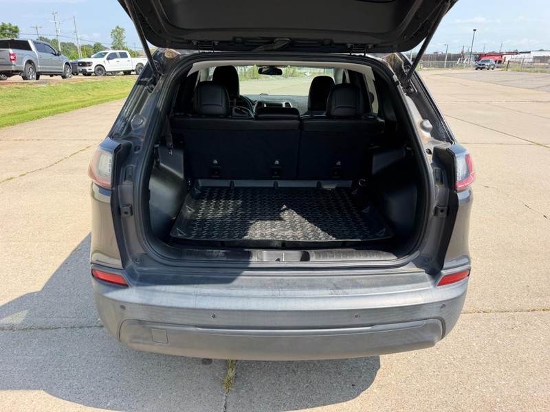 Jeep Cherokee Vehicle Full-screen Gallery Image 5