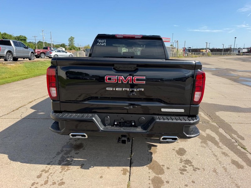 GMC Sierra 1500 Vehicle Full-screen Gallery Image 4