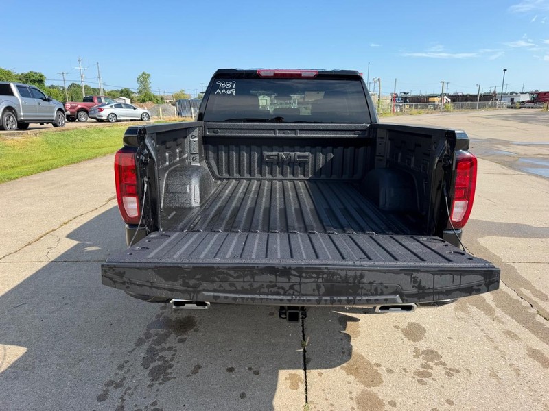 GMC Sierra 1500 Vehicle Full-screen Gallery Image 5