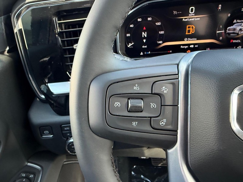 GMC Sierra 1500 Vehicle Full-screen Gallery Image 10