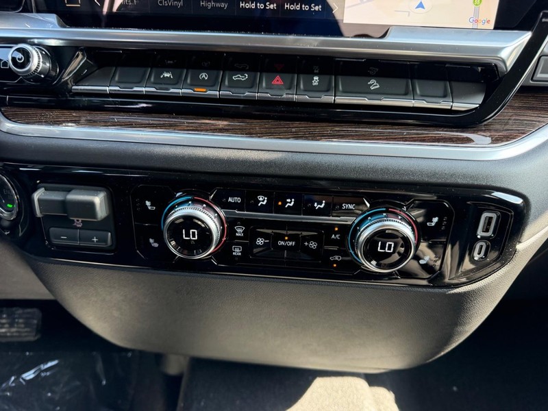 GMC Sierra 1500 Vehicle Full-screen Gallery Image 13