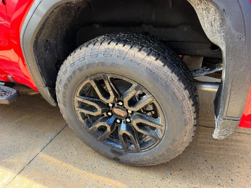 GMC Sierra 1500 Vehicle Full-screen Gallery Image 4