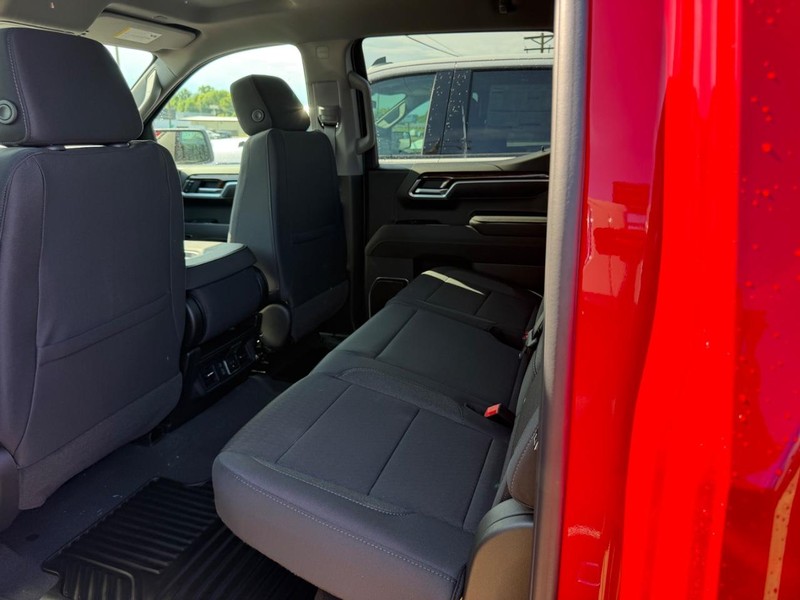 GMC Sierra 1500 Vehicle Full-screen Gallery Image 5