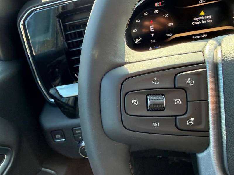 GMC Sierra 1500 Vehicle Full-screen Gallery Image 8