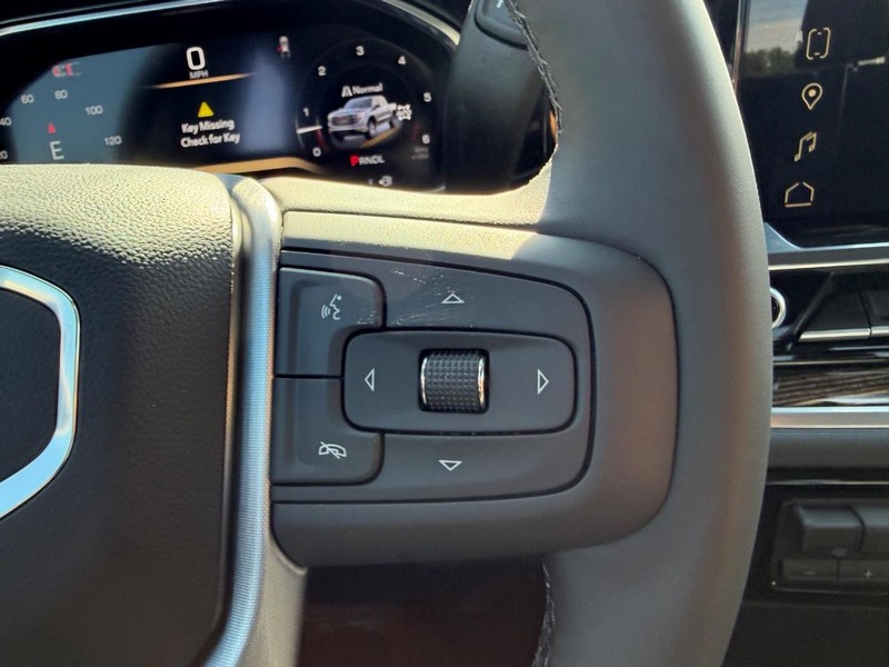 GMC Sierra 1500 Vehicle Full-screen Gallery Image 9