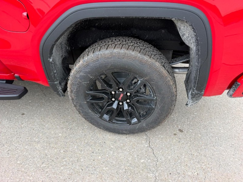 GMC Sierra 1500 Vehicle Full-screen Gallery Image 6