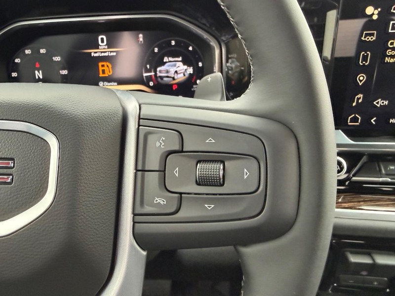 GMC Sierra 1500 Vehicle Full-screen Gallery Image 11