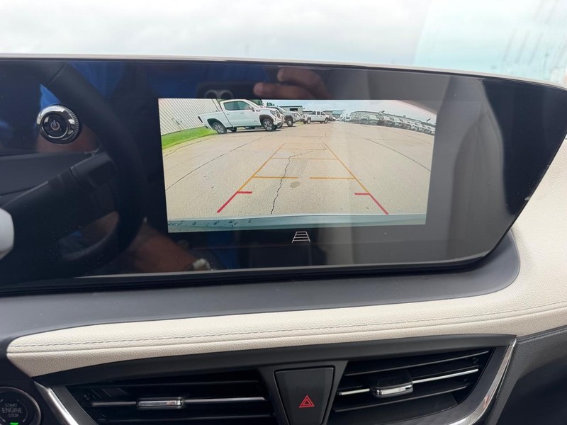 Buick Encore GX Vehicle Full-screen Gallery Image 19
