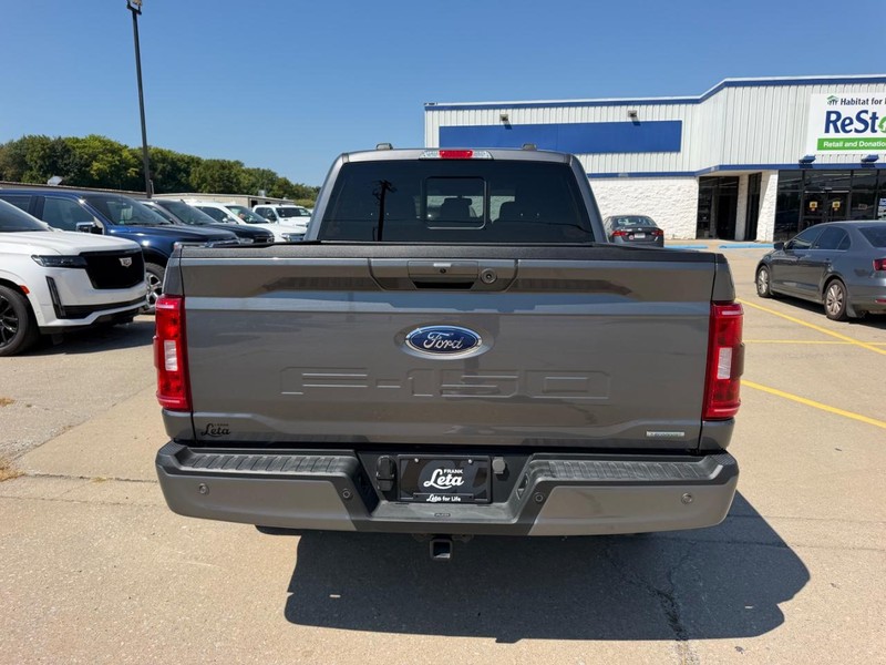 Ford F-150 Vehicle Full-screen Gallery Image 4