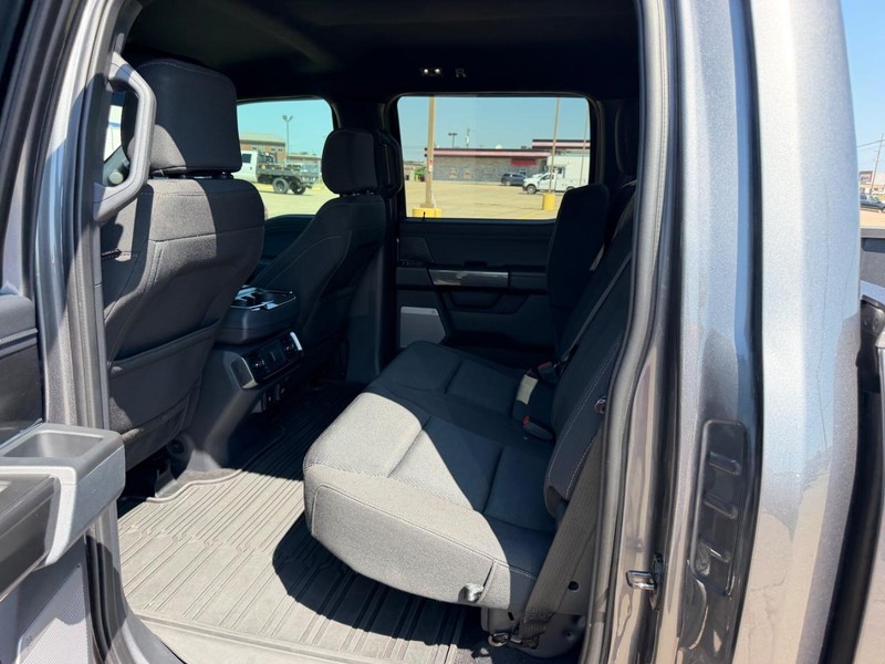 Ford F-150 Vehicle Full-screen Gallery Image 7