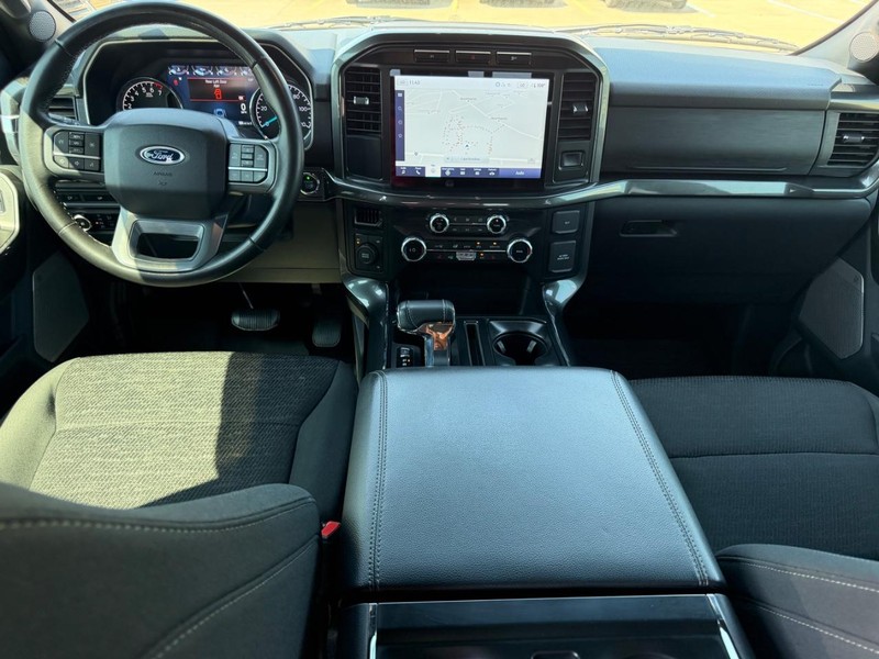 Ford F-150 Vehicle Full-screen Gallery Image 8