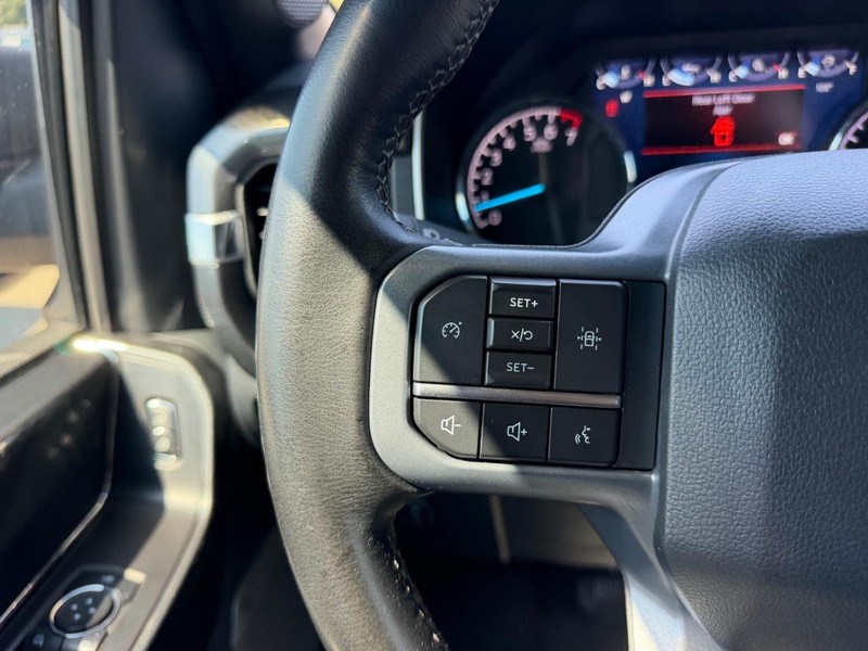 Ford F-150 Vehicle Full-screen Gallery Image 10