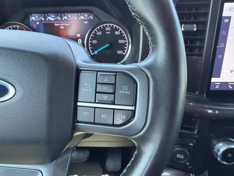 Ford F-150 Vehicle Full-screen Gallery Image 11