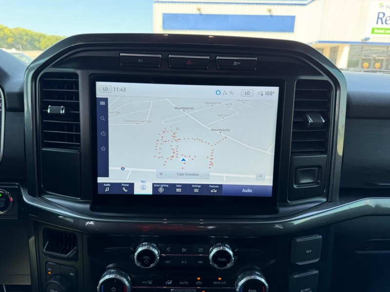 Ford F-150 Vehicle Full-screen Gallery Image 12