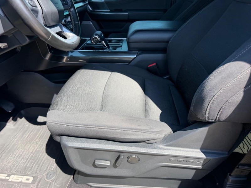 Ford F-150 Vehicle Full-screen Gallery Image 17