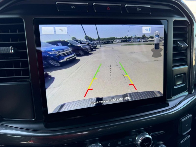 Ford F-150 Vehicle Full-screen Gallery Image 19