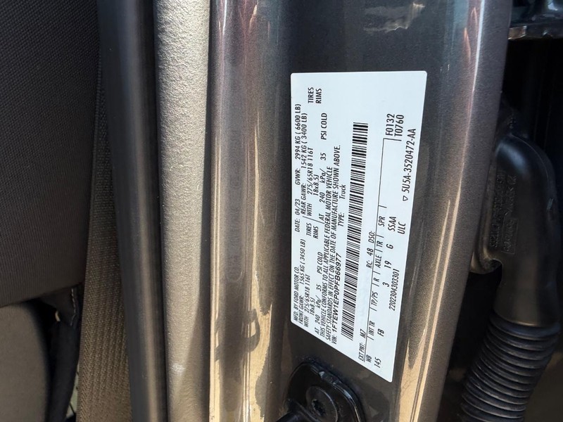 Ford F-150 Vehicle Full-screen Gallery Image 20