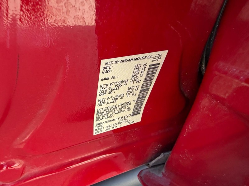 Nissan Titan Vehicle Full-screen Gallery Image 22