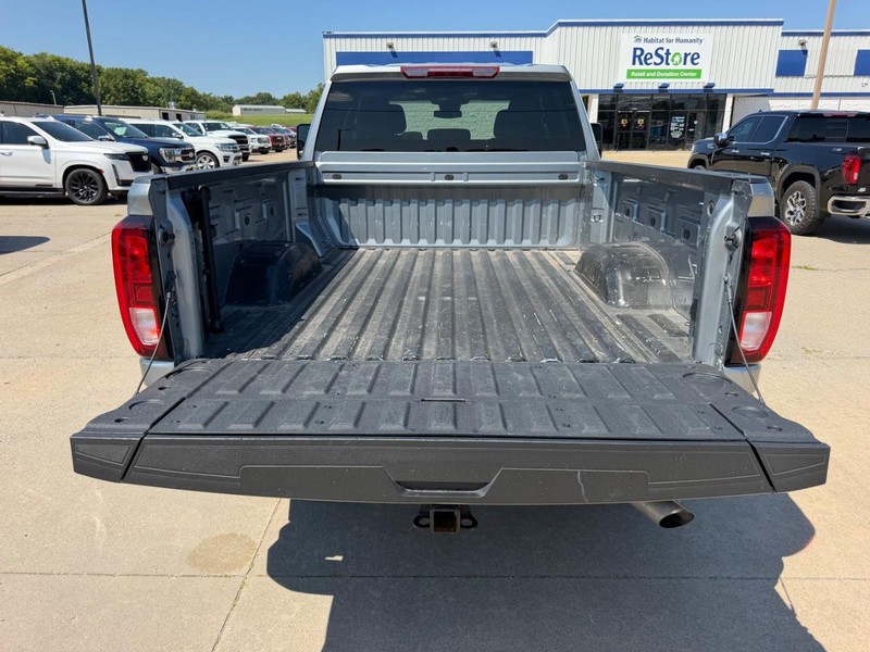 GMC Sierra 2500HD Vehicle Full-screen Gallery Image 5