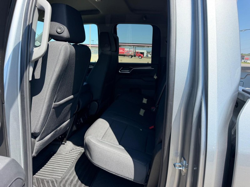 GMC Sierra 2500HD Vehicle Full-screen Gallery Image 7
