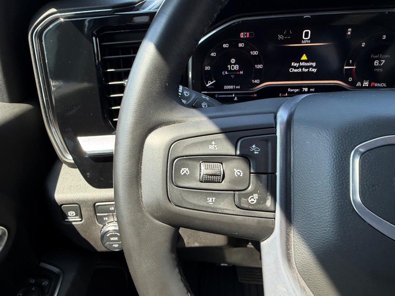 GMC Sierra 2500HD Vehicle Full-screen Gallery Image 10