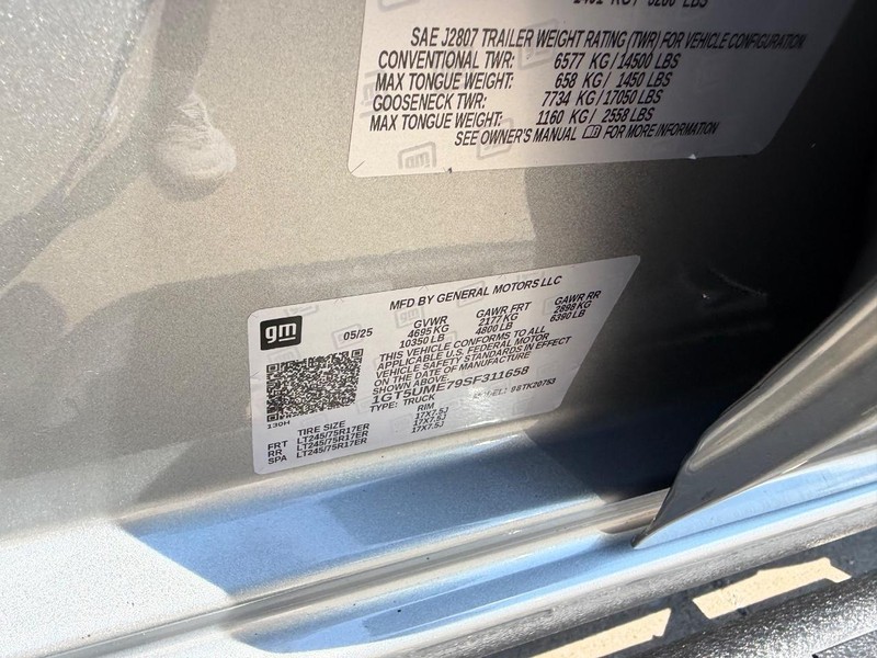 GMC Sierra 2500HD Vehicle Full-screen Gallery Image 19