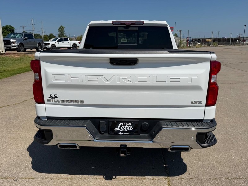 Chevrolet Silverado 1500 Vehicle Full-screen Gallery Image 4