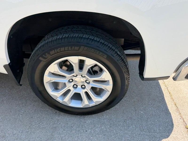 Chevrolet Silverado 1500 Vehicle Full-screen Gallery Image 6
