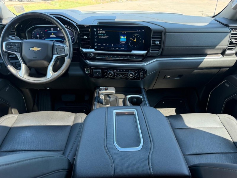 Chevrolet Silverado 1500 Vehicle Full-screen Gallery Image 9