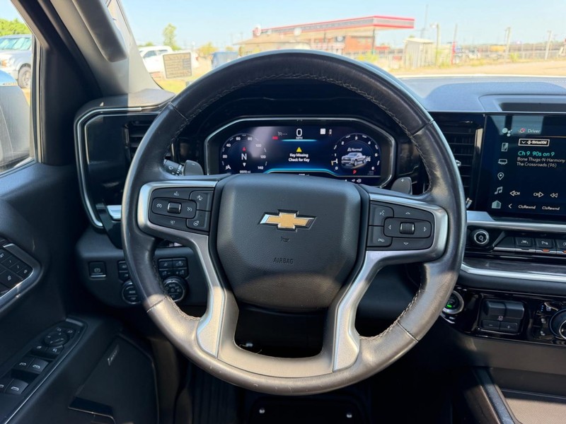 Chevrolet Silverado 1500 Vehicle Full-screen Gallery Image 10